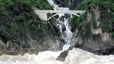 上虎跳峽